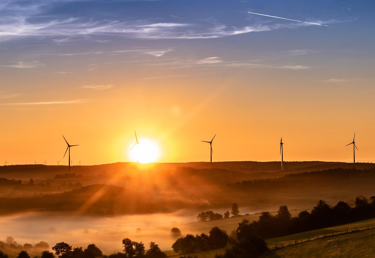 sunrise-3579931_1280 asset management technology for wind farms